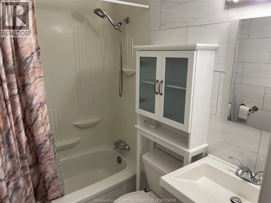 6704 Roseville Garden Drive, Windsor, Ontario  N8T 1J2 - Photo 6 - 25025478