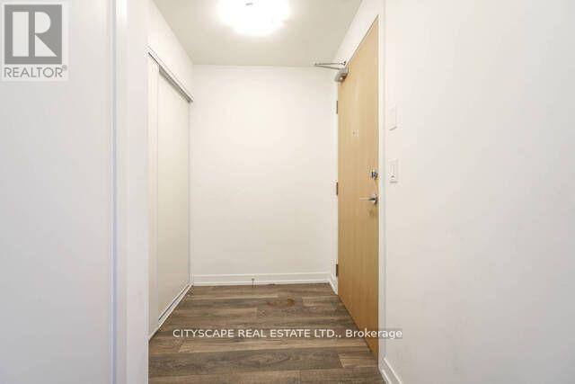 1507 - 2520 Eglinton Avenue W, Mississauga, Ontario  L5M 0Y9 - Photo 3 - W12465599