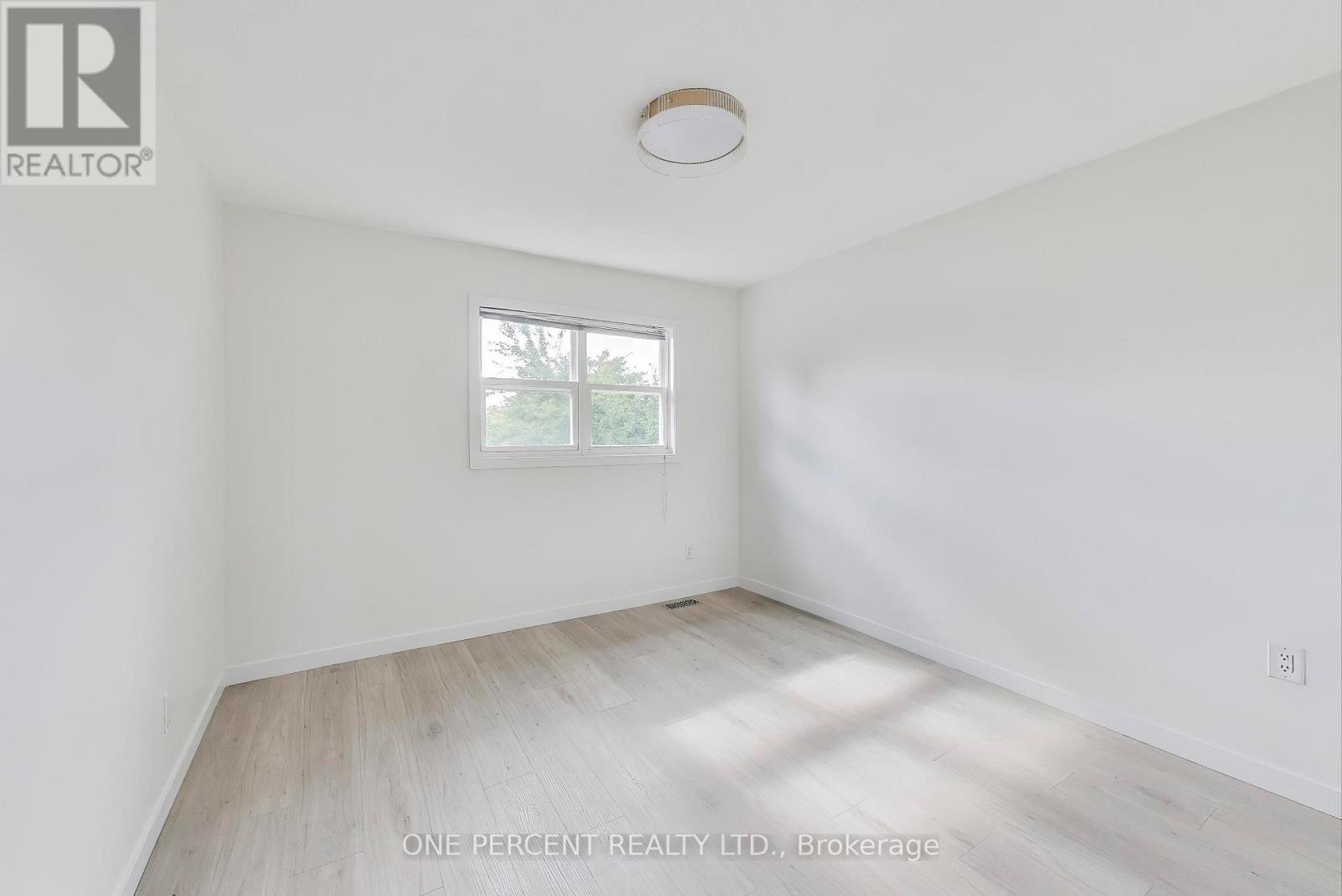 2116 Pelee Boulevard, Oakville (Ro River Oaks), Ontario  L6H 4C7 - Photo 11 - W12465609
