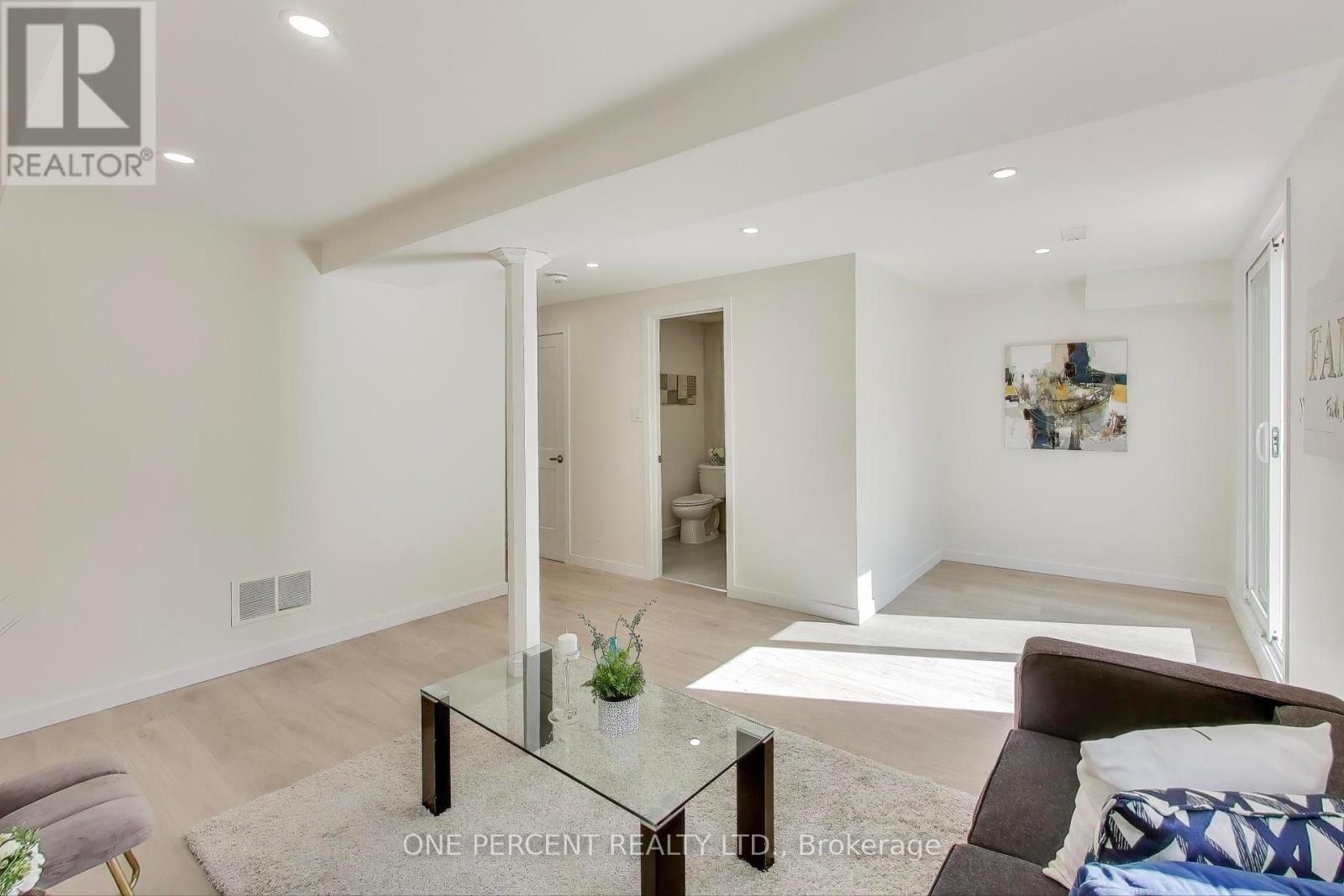 2116 Pelee Boulevard, Oakville (Ro River Oaks), Ontario  L6H 4C7 - Photo 18 - W12465609