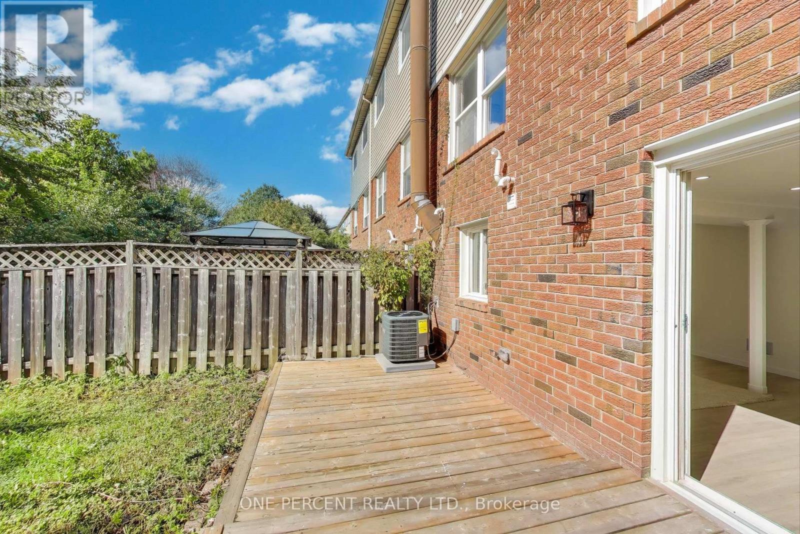 2116 Pelee Boulevard, Oakville (Ro River Oaks), Ontario  L6H 4C7 - Photo 21 - W12465609