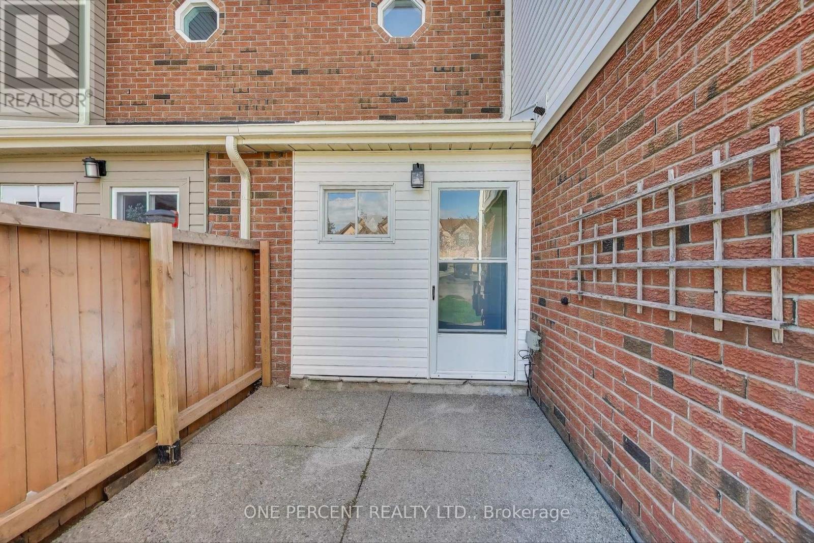 2116 Pelee Boulevard, Oakville (Ro River Oaks), Ontario  L6H 4C7 - Photo 24 - W12465609