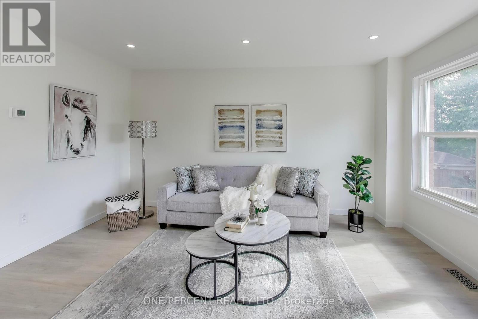 2116 Pelee Boulevard, Oakville (Ro River Oaks), Ontario  L6H 4C7 - Photo 3 - W12465609