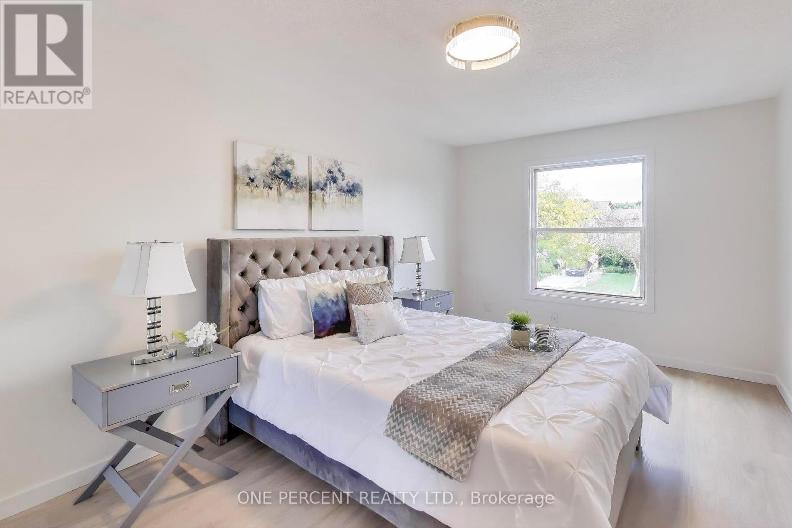 2116 Pelee Boulevard, Oakville (Ro River Oaks), Ontario  L6H 4C7 - Photo 9 - W12465609