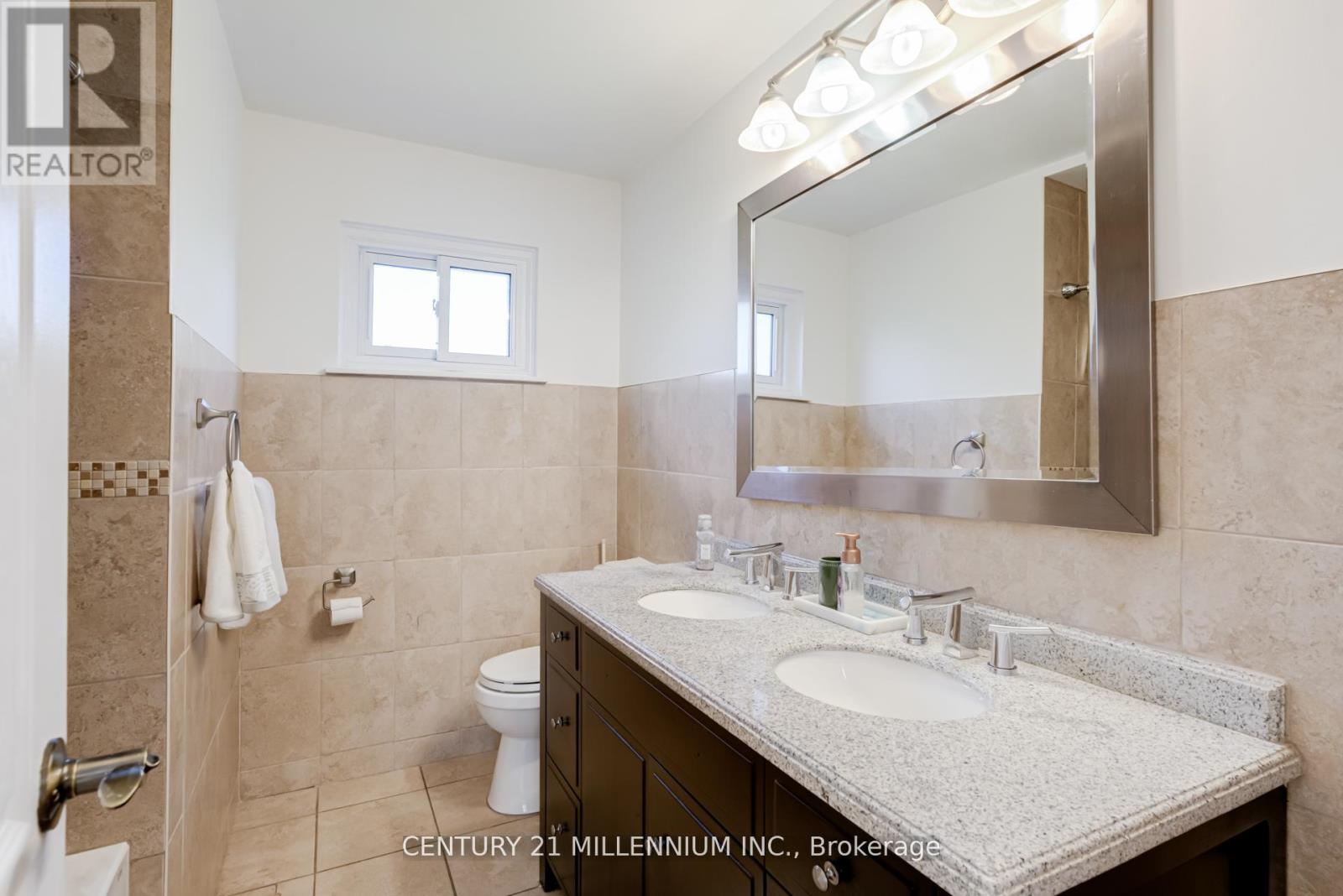 14 Milford Crescent, Brampton, Ontario  L6S 3E4 - Photo 23 - W12465616