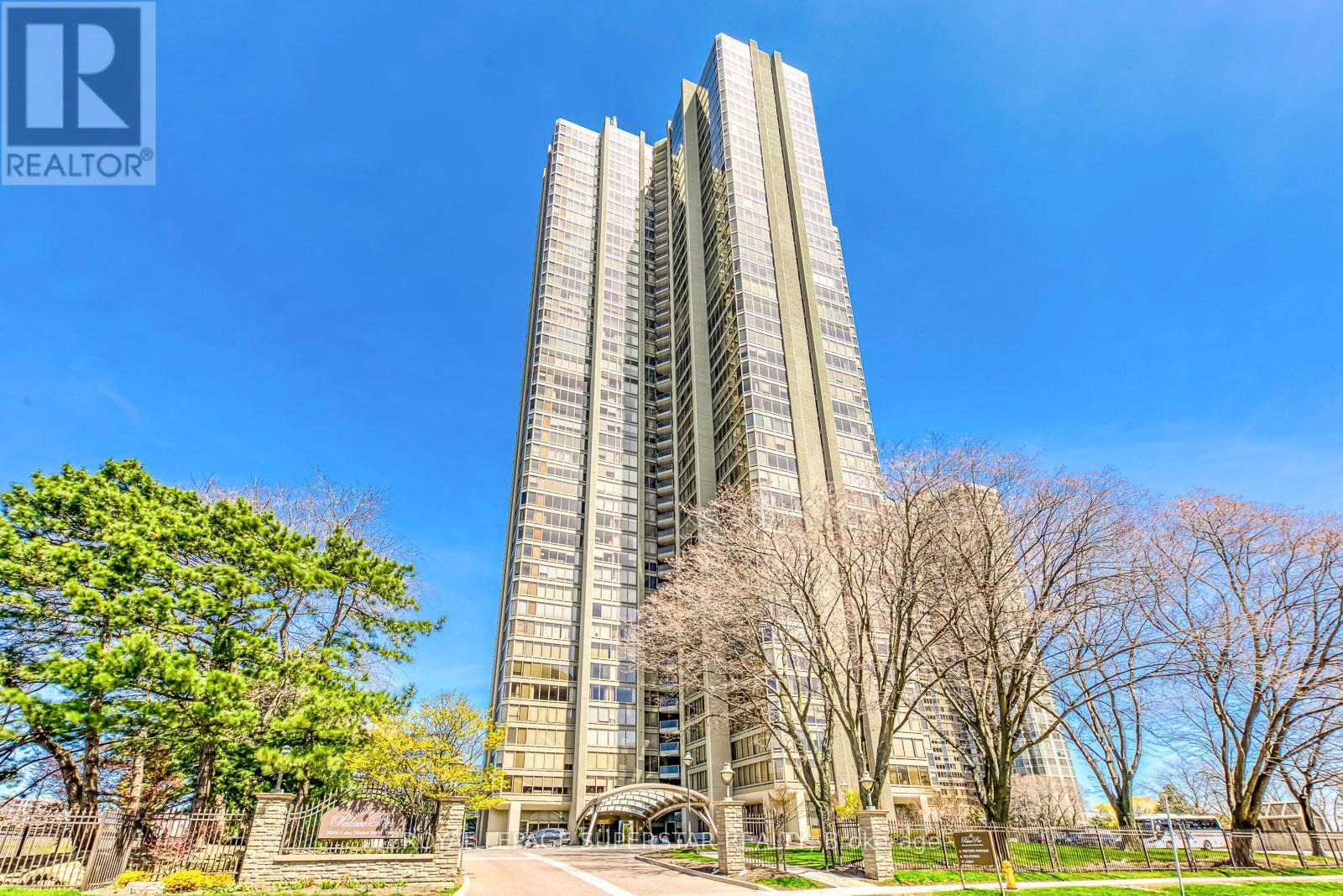 2011 - 2045 LAKESHORE BOULEVARD W, Toronto, Ontario