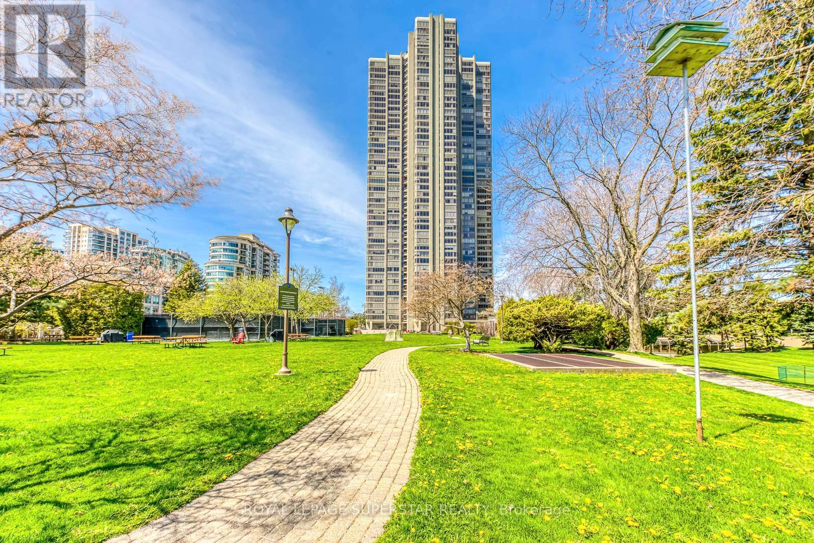 2011 - 2045 Lakeshore Boulevard W, Toronto, Ontario  M8V 2Z6 - Photo 2 - W12465638