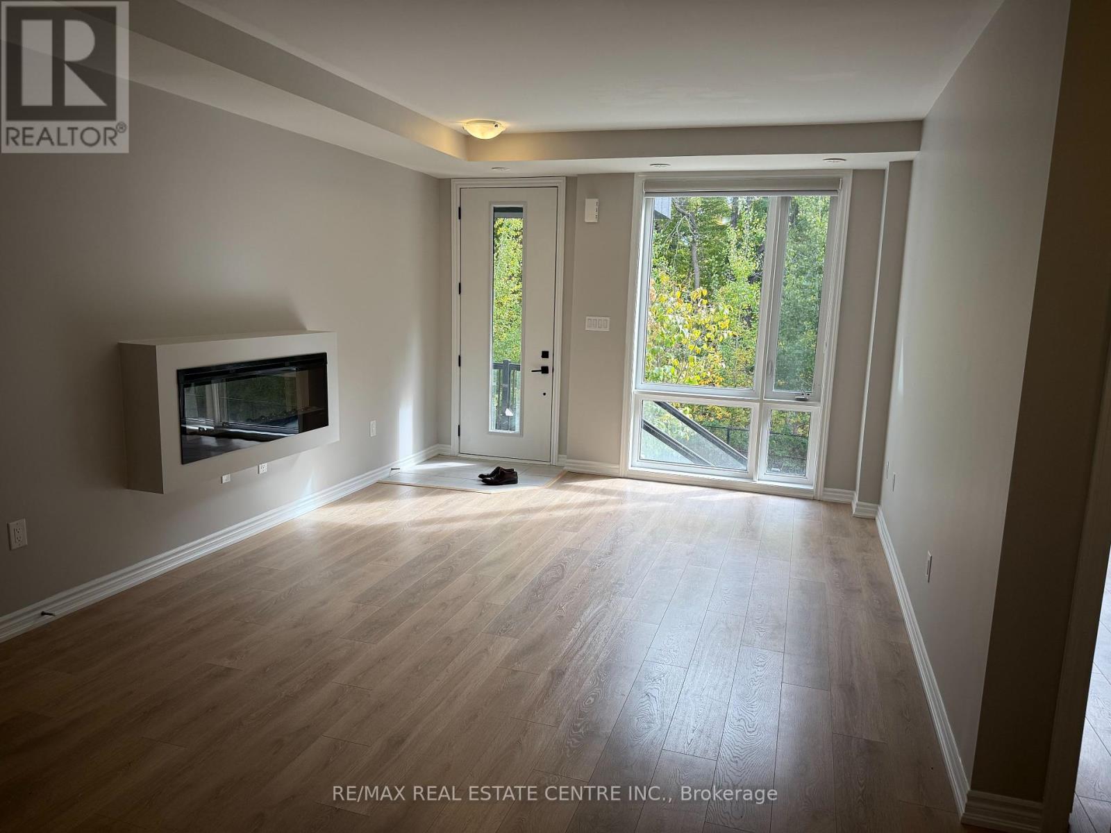 27 - 40 Knotsberry Circle, Brampton, Ontario  L6Y 0C3 - Photo 2 - W12465643