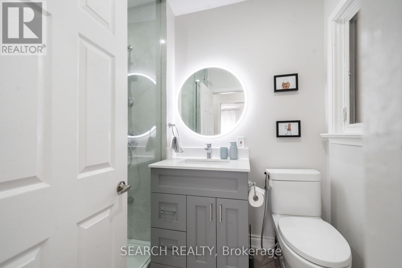 1079 Deta Road, Mississauga, Ontario  L5E 2R6 - Photo 23 - W12465644