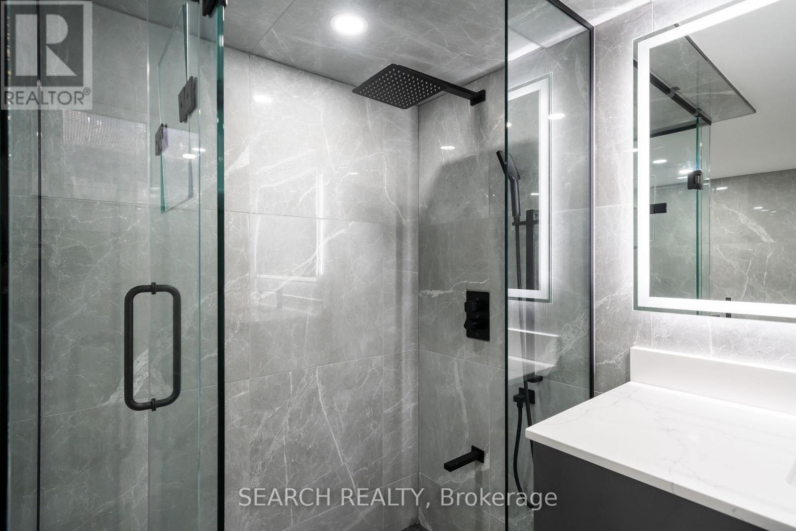 1079 Deta Road, Mississauga, Ontario  L5E 2R6 - Photo 36 - W12465644