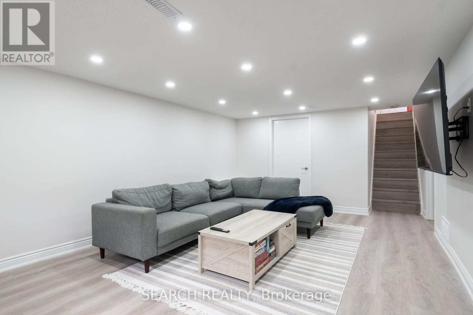 1079 Deta Road, Mississauga, Ontario  L5E 2R6 - Photo 42 - W12465644