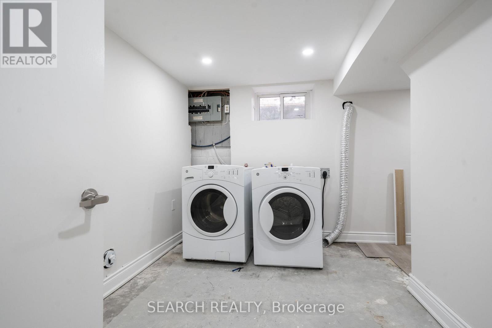 1079 Deta Road, Mississauga, Ontario  L5E 2R6 - Photo 43 - W12465644