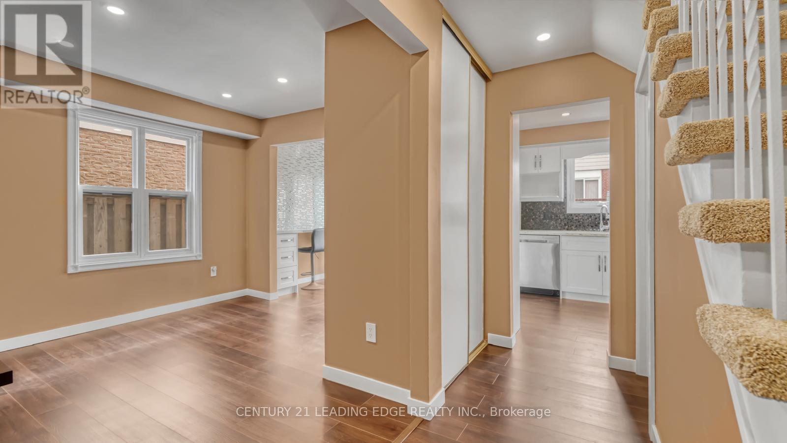 4064 Teakwood Drive, Mississauga (Creditview), Ontario  L5C 3L5 - Photo 10 - W12465649