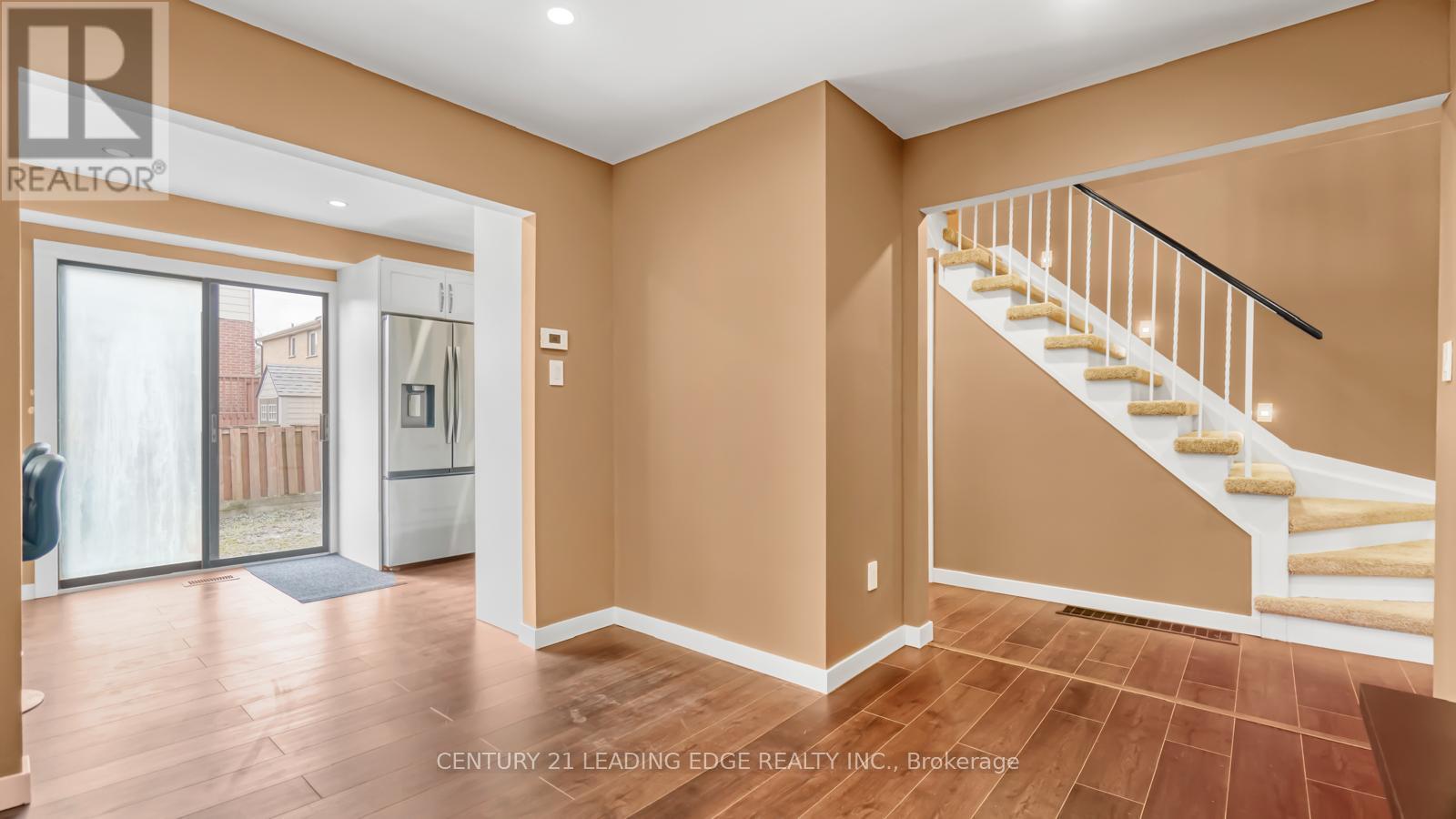 4064 Teakwood Drive, Mississauga (Creditview), Ontario  L5C 3L5 - Photo 11 - W12465649