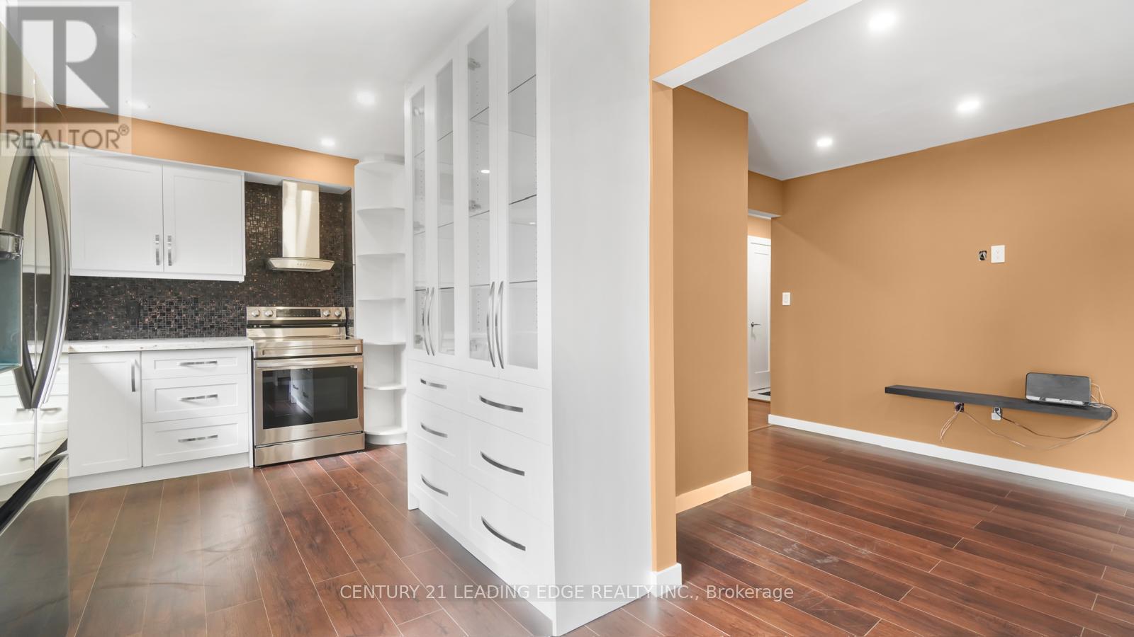 4064 Teakwood Drive, Mississauga (Creditview), Ontario  L5C 3L5 - Photo 15 - W12465649