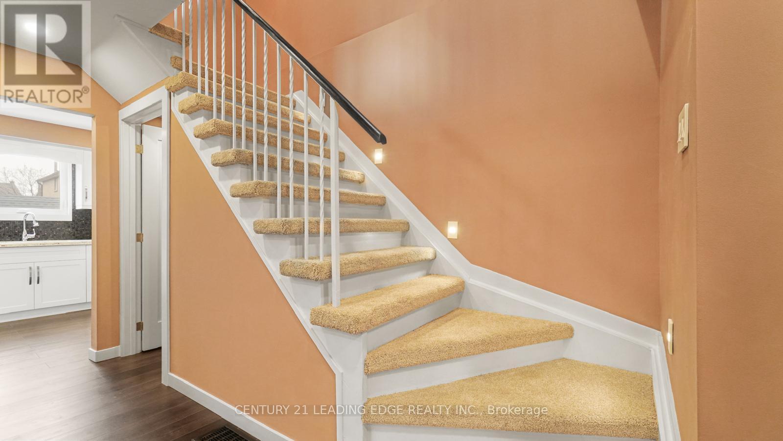4064 Teakwood Drive, Mississauga (Creditview), Ontario  L5C 3L5 - Photo 19 - W12465649