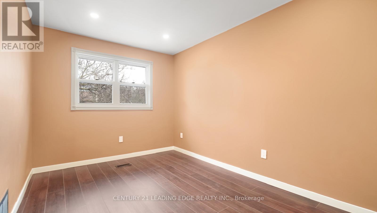4064 Teakwood Drive, Mississauga (Creditview), Ontario  L5C 3L5 - Photo 25 - W12465649