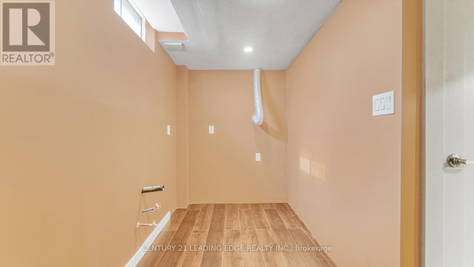 4064 Teakwood Drive, Mississauga (Creditview), Ontario  L5C 3L5 - Photo 35 - W12465649