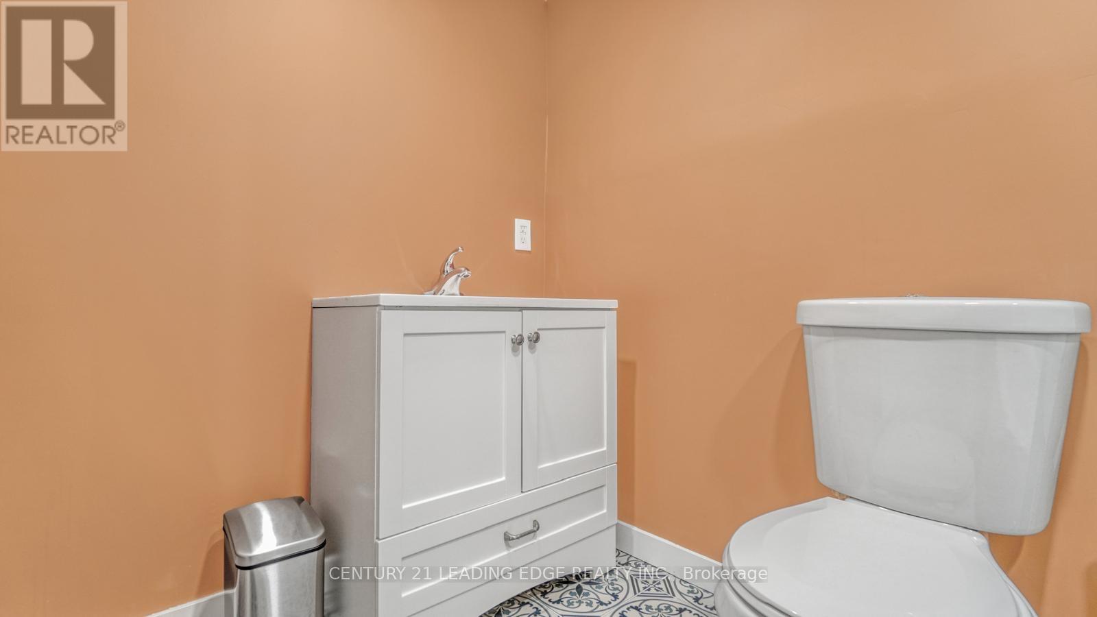 4064 Teakwood Drive, Mississauga (Creditview), Ontario  L5C 3L5 - Photo 36 - W12465649