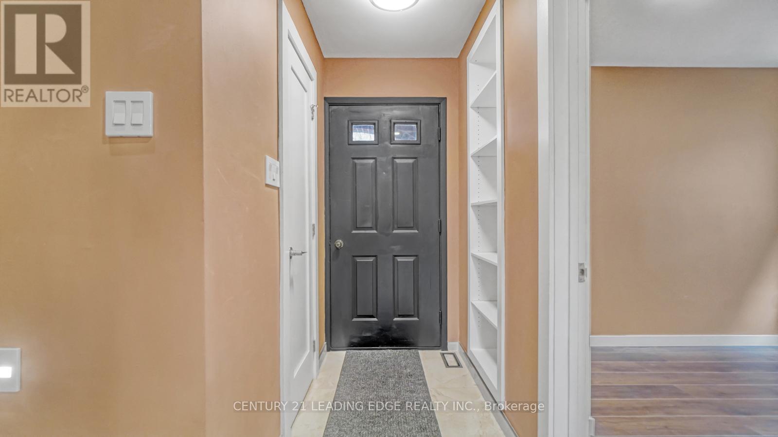 4064 Teakwood Drive, Mississauga (Creditview), Ontario  L5C 3L5 - Photo 7 - W12465649