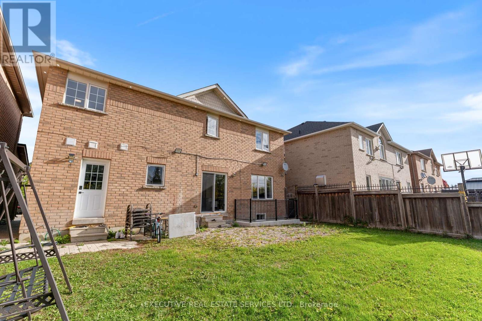 73 Woodvalley Drive, Brampton, Ontario  L7A 1Z3 - Photo 41 - W12465650