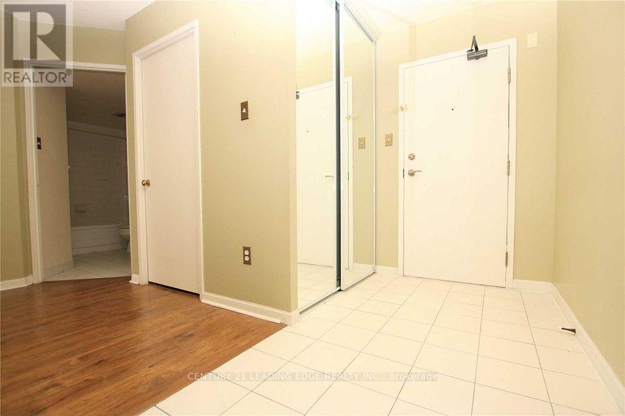 305 - 12 Laurelcrest Street, Brampton, Ontario  L6S 5Y4 - Photo 4 - W12465655