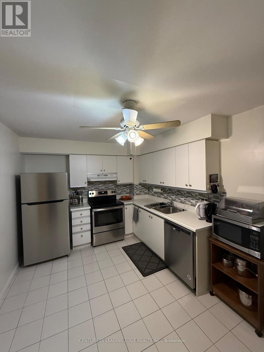 305 - 12 Laurelcrest Street, Brampton, Ontario  L6S 5Y4 - Photo 6 - W12465655