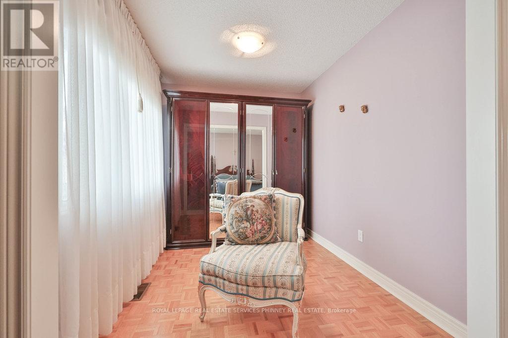 5310 Shackleton Way, Mississauga, Ontario  L5R 3J6 - Photo 19 - W12465667