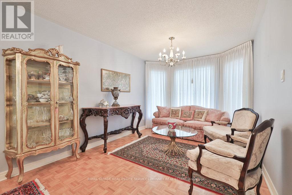 5310 Shackleton Way, Mississauga, Ontario  L5R 3J6 - Photo 4 - W12465667