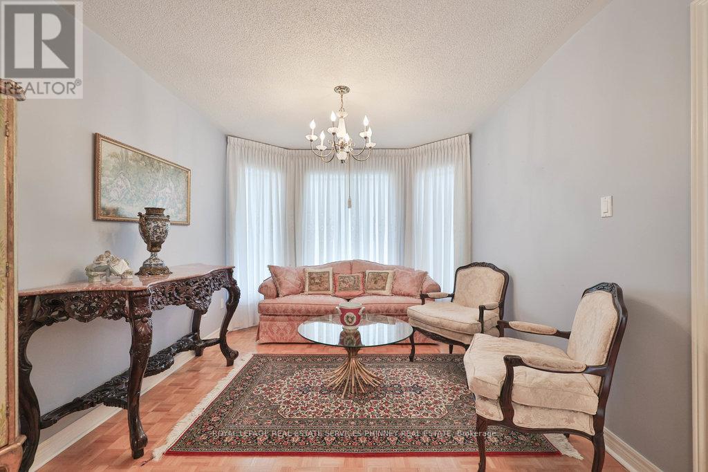 5310 Shackleton Way, Mississauga, Ontario  L5R 3J6 - Photo 6 - W12465667