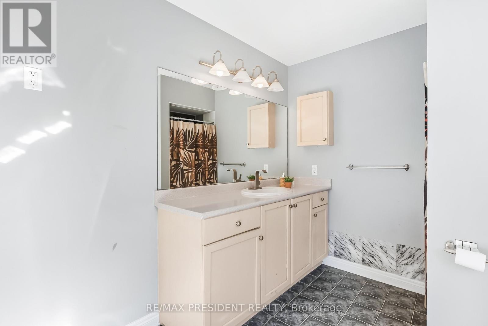 932 Ledbury Crescent, Mississauga (East Credit), Ontario  L5V 2R3 - Photo 36 - W12465669