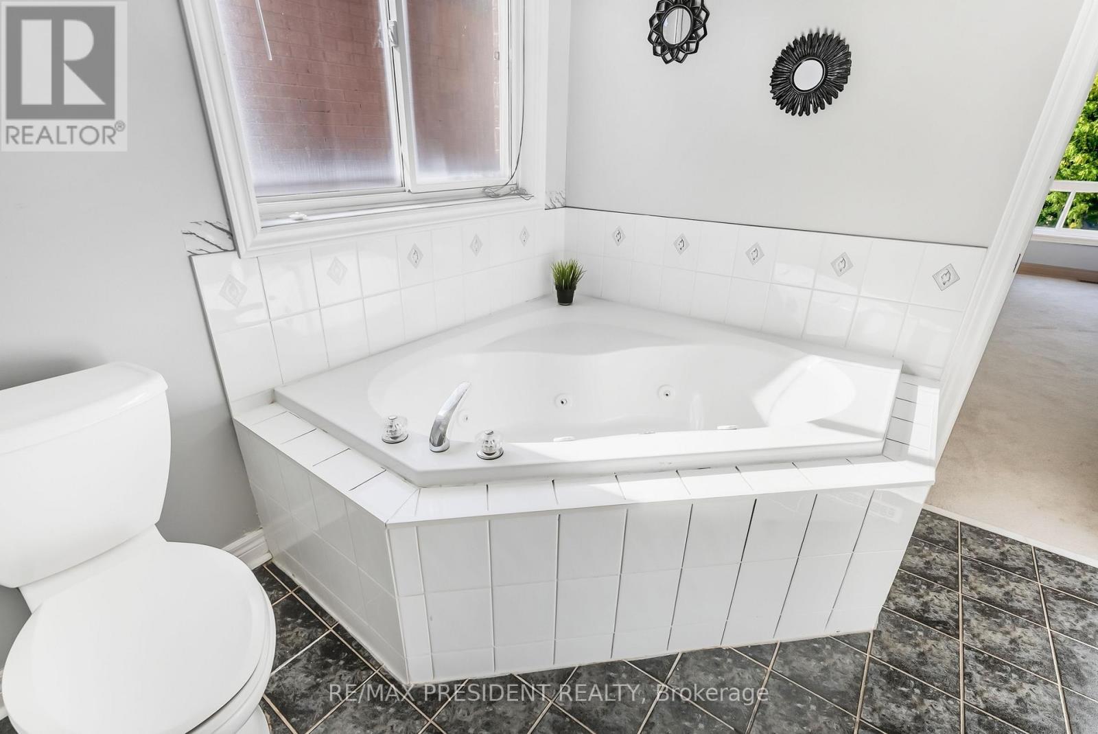 932 Ledbury Crescent, Mississauga (East Credit), Ontario  L5V 2R3 - Photo 37 - W12465669