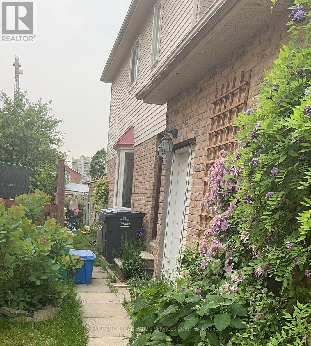 Basement - 472 Parkview Boulevard, Mississauga, Ontario  L5B 3M6 - Photo 12 - W12465686