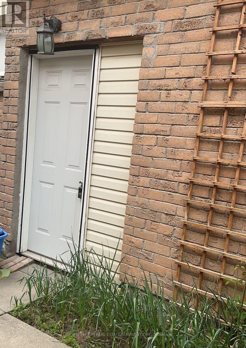 Basement - 472 Parkview Boulevard, Mississauga, Ontario  L5B 3M6 - Photo 13 - W12465686