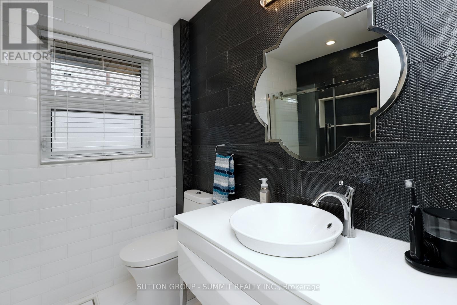 1376 Northmount Avenue E, Mississauga (Lakeview), Ontario  L5E 1Y5 - Photo 19 - W12465689