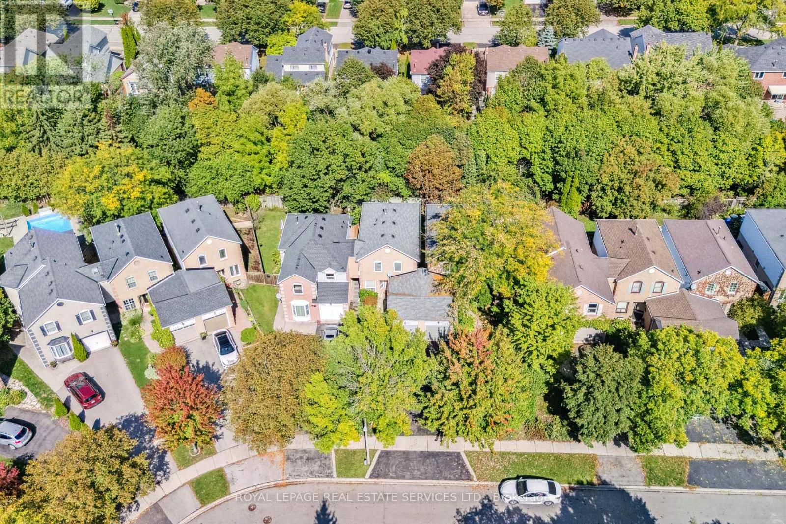 1233 HEDGESTONE CRESCENT, Oakville, Ontario