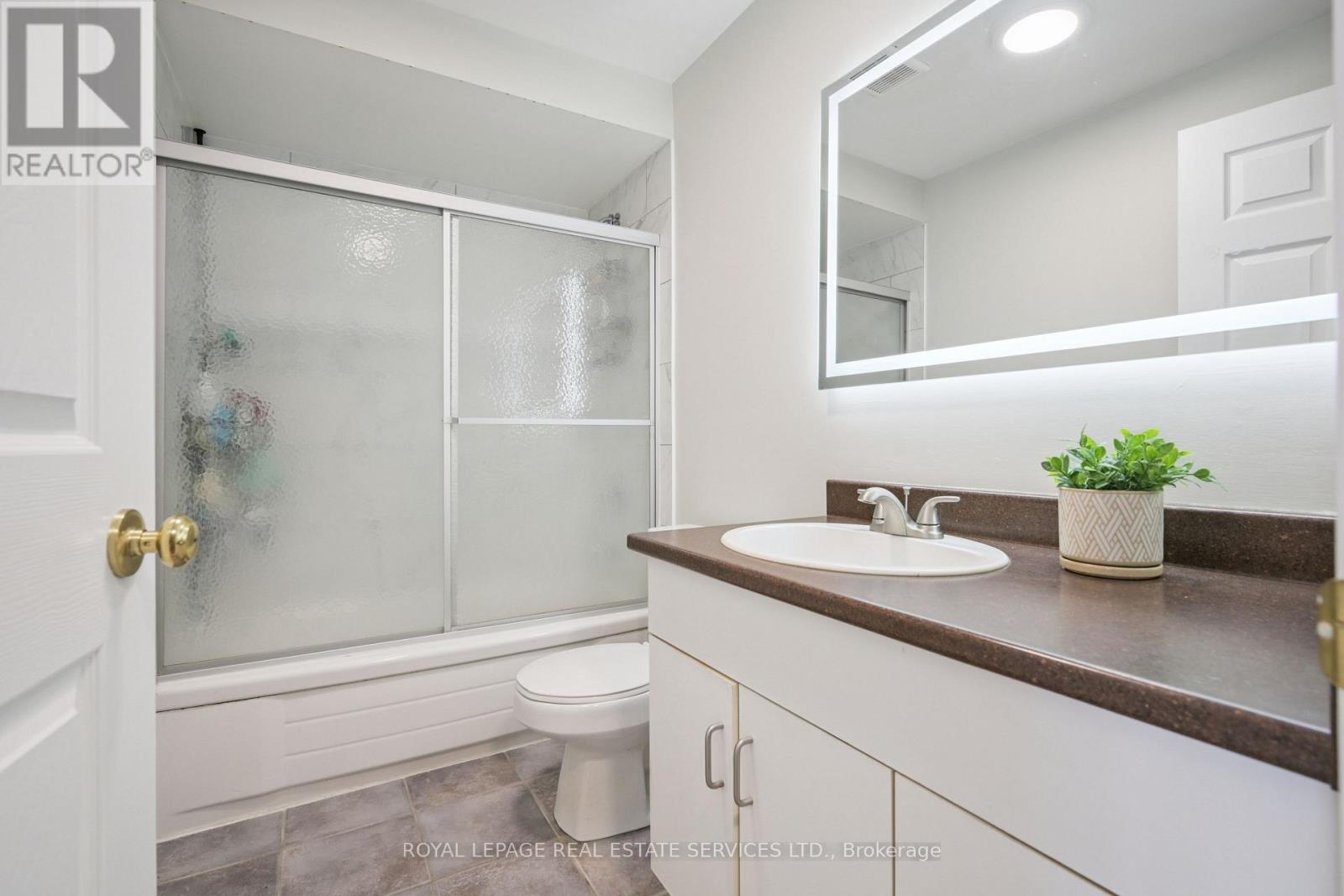 1233 Hedgestone Crescent, Oakville, Ontario  L6M 1X6 - Photo 25 - W12465730
