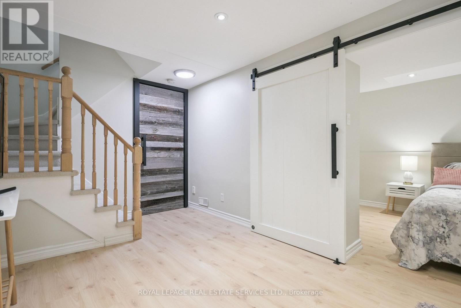 1233 Hedgestone Crescent, Oakville, Ontario  L6M 1X6 - Photo 30 - W12465730