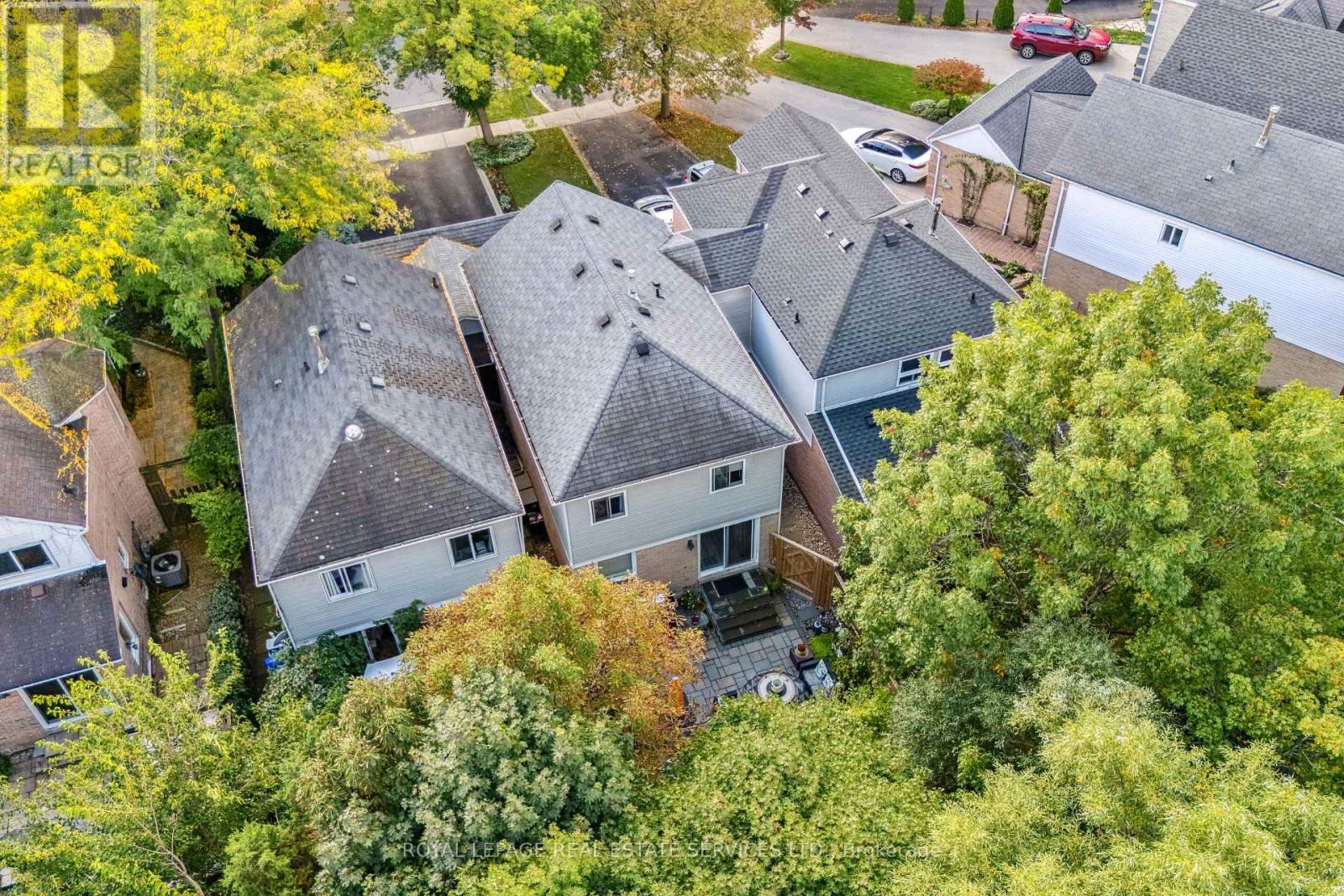 1233 Hedgestone Crescent, Oakville, Ontario  L6M 1X6 - Photo 37 - W12465730