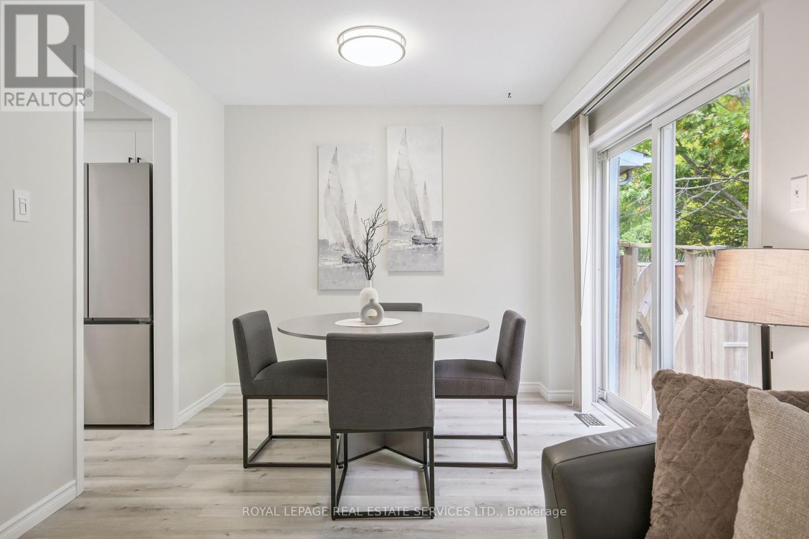 1233 Hedgestone Crescent, Oakville, Ontario  L6M 1X6 - Photo 7 - W12465730