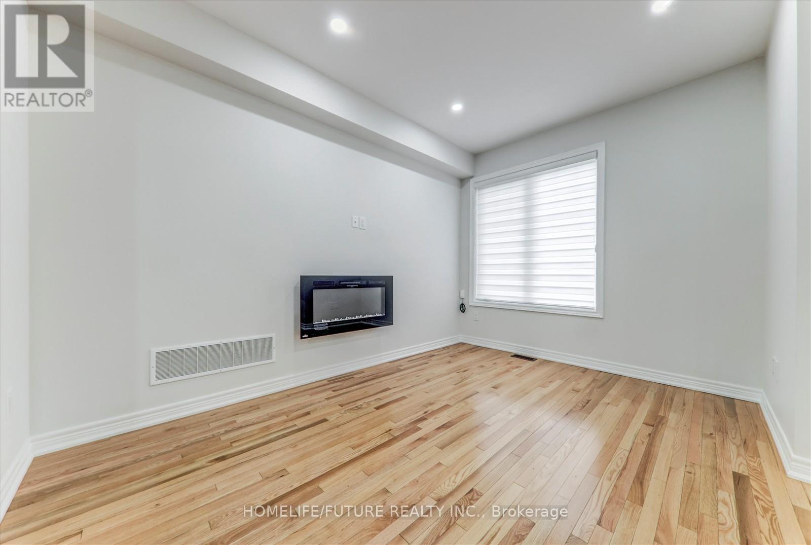 44 Haymarket Drive, Brampton, Ontario  L7A 5C1 - Photo 10 - W12465739