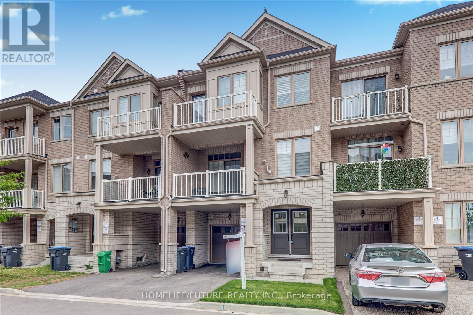 44 Haymarket Drive, Brampton, Ontario  L7A 5C1 - Photo 2 - W12465739