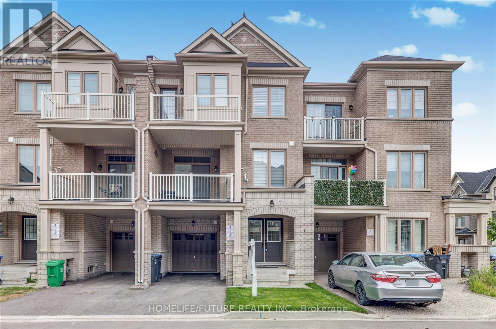 44 Haymarket Drive, Brampton, Ontario  L7A 5C1 - Photo 3 - W12465739