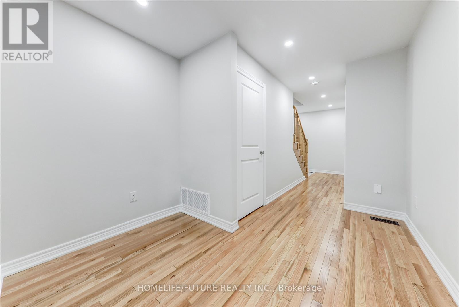 44 Haymarket Drive, Brampton, Ontario  L7A 5C1 - Photo 7 - W12465739