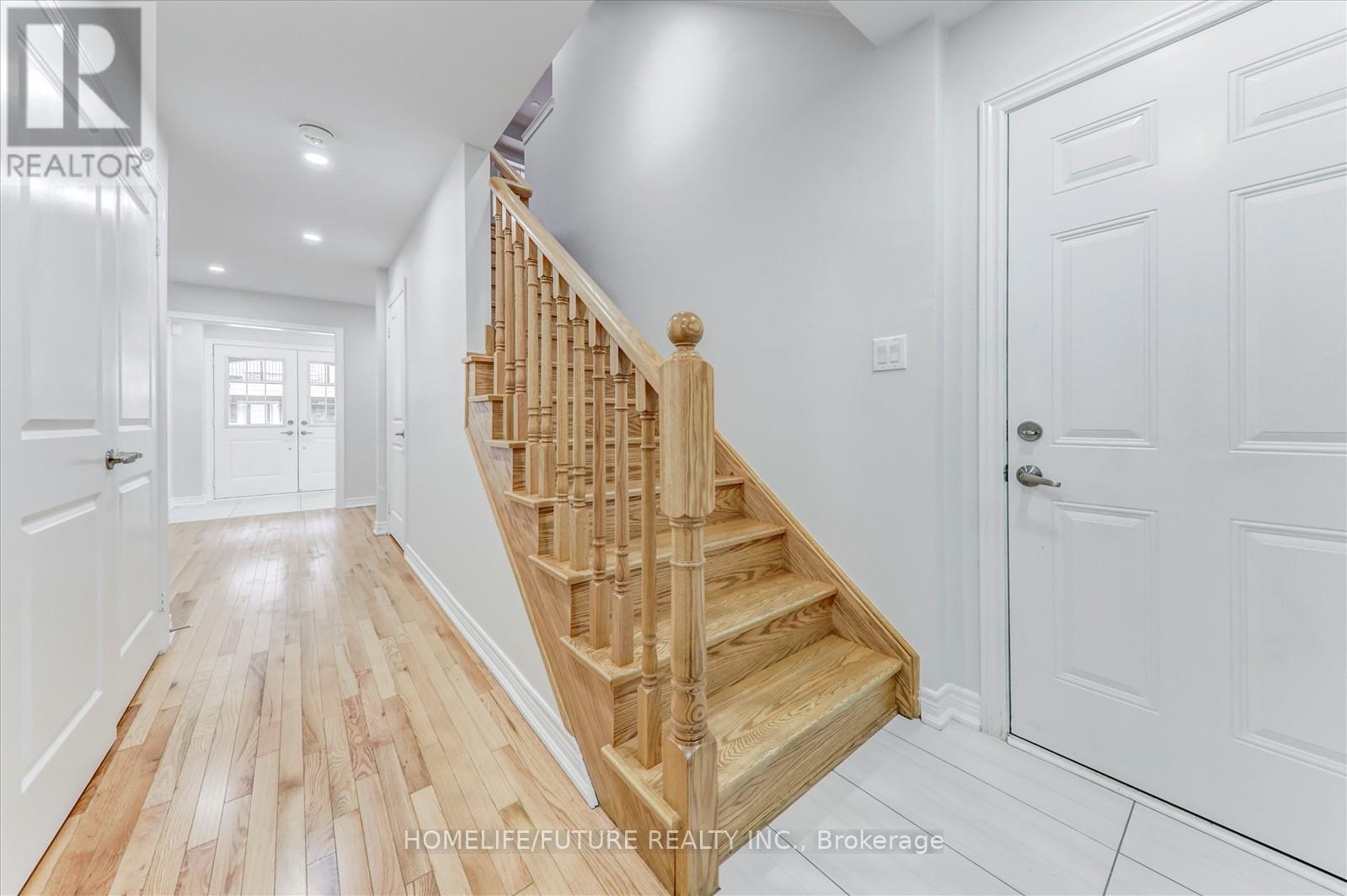 44 Haymarket Drive, Brampton, Ontario  L7A 5C1 - Photo 8 - W12465739