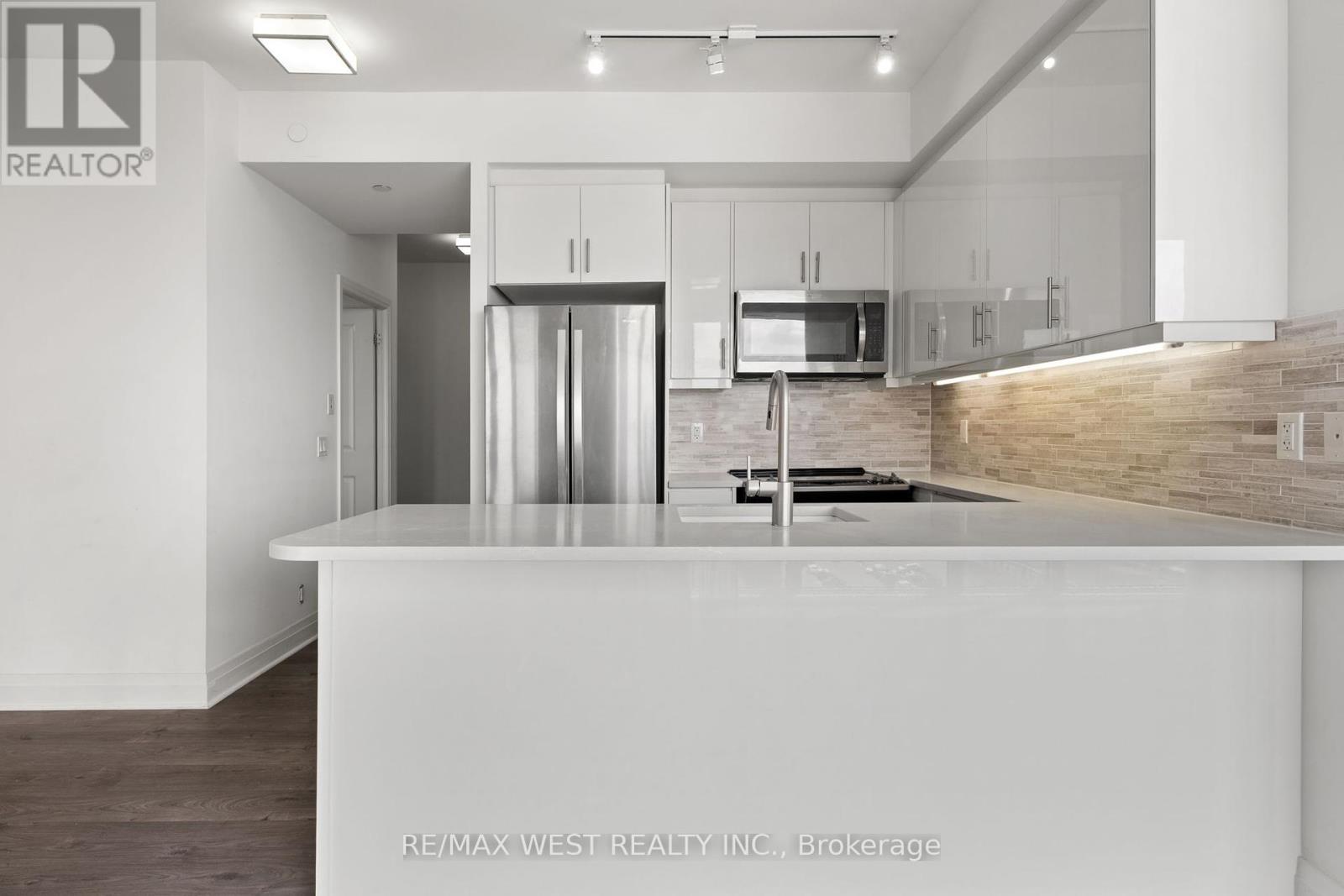 907 - 15 Zorra Street, Toronto, Ontario  M8Z 0C1 - Photo 10 - W12465740