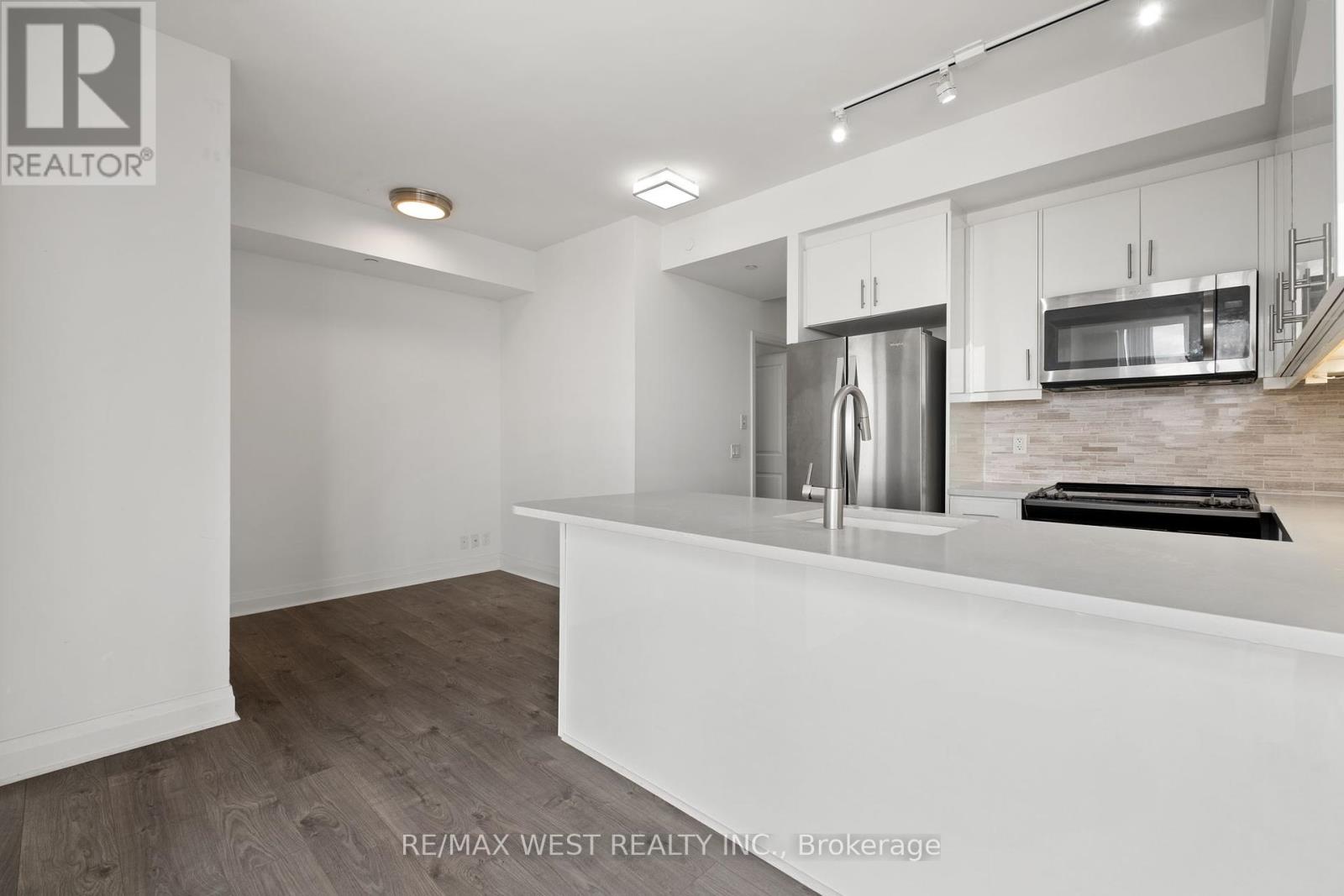907 - 15 Zorra Street, Toronto, Ontario  M8Z 0C1 - Photo 11 - W12465740