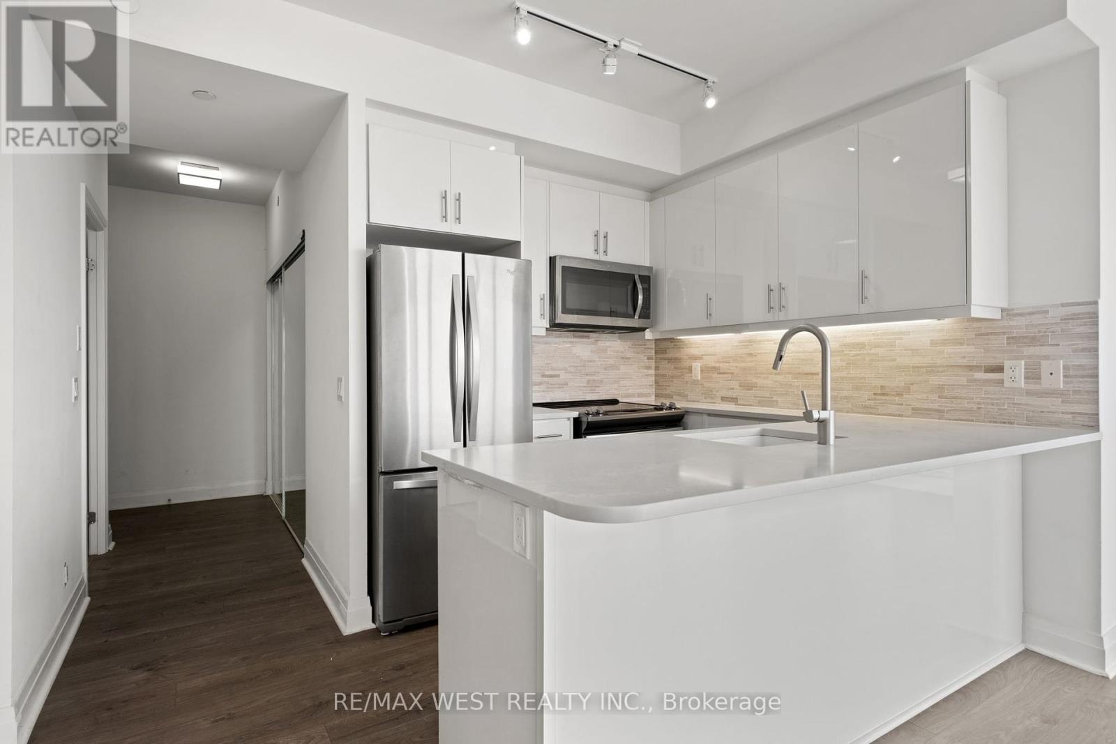 907 - 15 Zorra Street, Toronto, Ontario  M8Z 0C1 - Photo 12 - W12465740