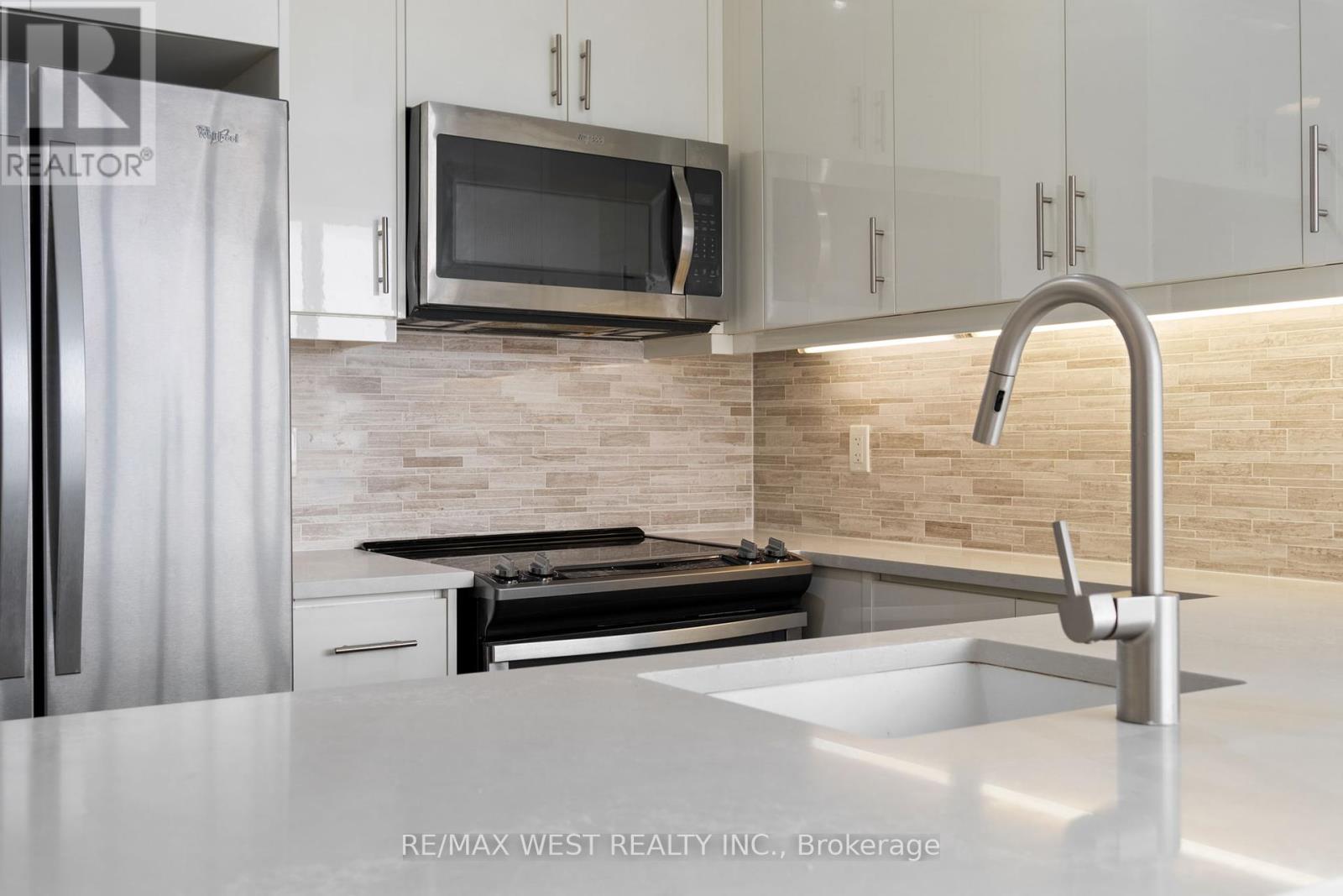 907 - 15 Zorra Street, Toronto, Ontario  M8Z 0C1 - Photo 13 - W12465740
