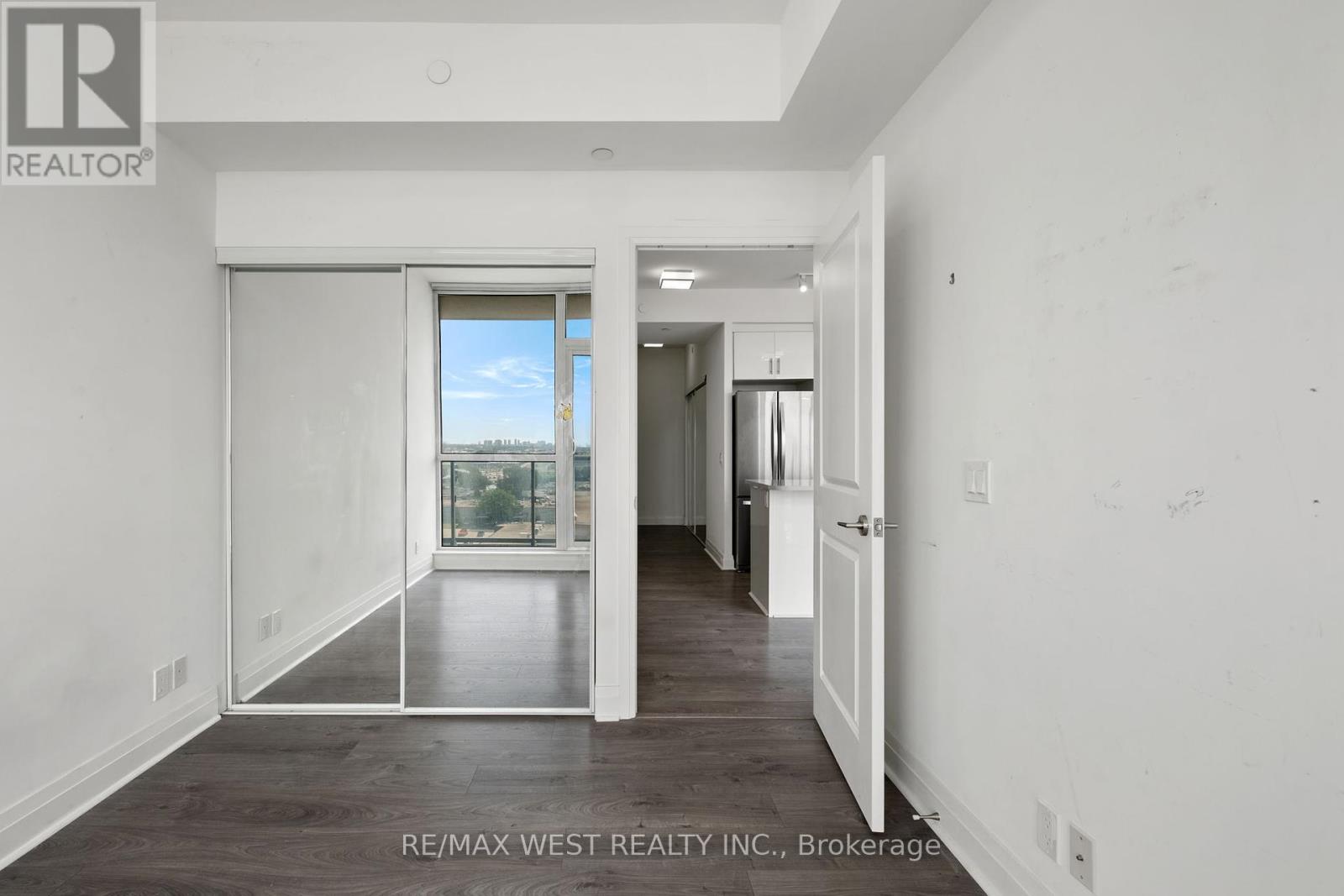907 - 15 Zorra Street, Toronto, Ontario  M8Z 0C1 - Photo 17 - W12465740